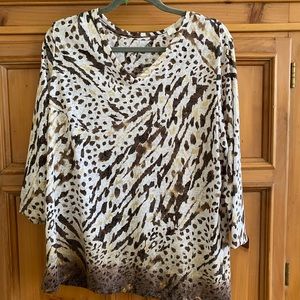 Chicos Zenergy Animal Print 3/4 Sleeve, V neck Tee. New without tags. 3 (XL)